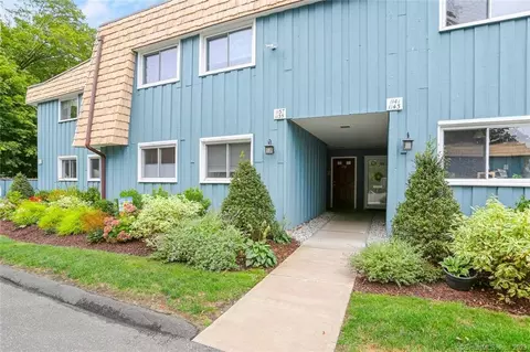 1135 Stratfield Rd #1135, Fairfield, CT 06825