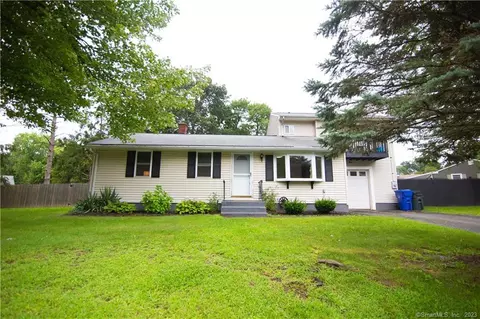 33 Lyman Dr, Torrington, CT 06790
