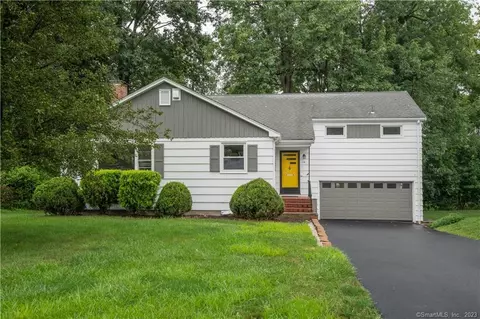 110 Montclair Dr, West Hartford, CT 06107