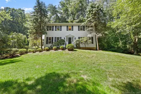 49 Fox Run Rd, Norwalk, CT 06850