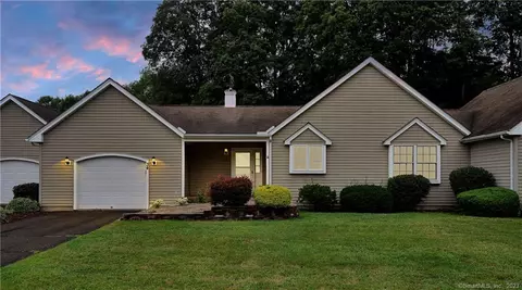 34 Hamlet Mnr #34, Durham, CT 06422