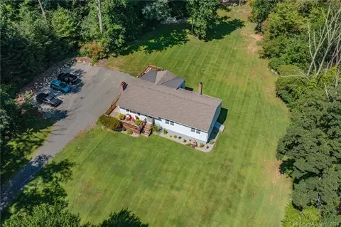 9 Thayer Rd, Higganum, CT 06441