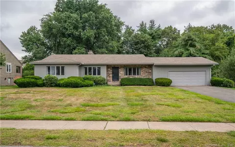 43 Baneberry Ln, Wethersfield, CT 06109
