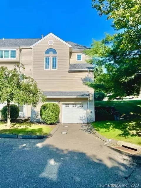 13 W Meadow Ln #1, Middletown, CT 06457