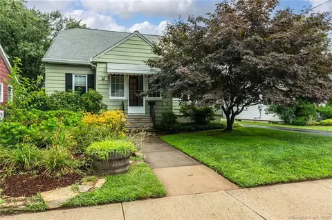 26 Grove St, West Hartford, CT 06110