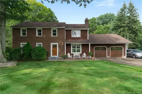 31 Twin Oak Farm Rd, Wallingford, CT 06492