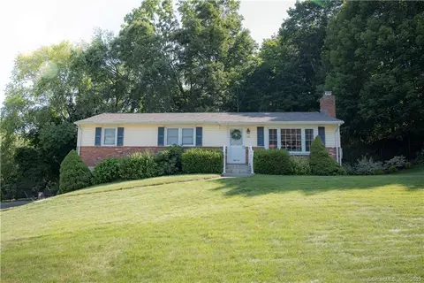 55 Brentwood Dr, Cheshire, CT 06410