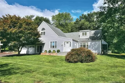 44 Winslow Rd, Trumbull, CT 06611