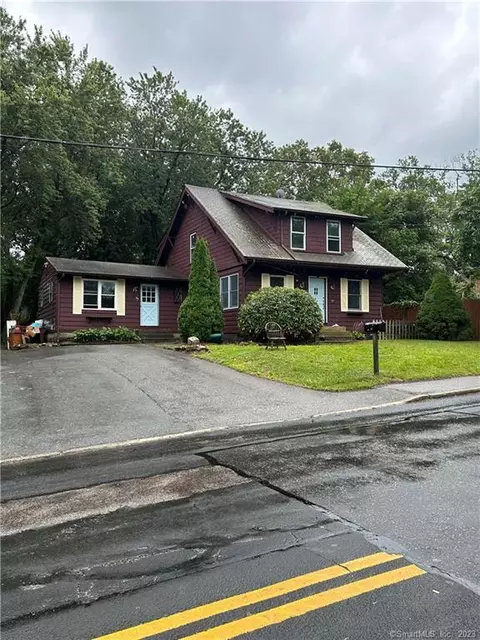 84 Phillips St, Waterford, CT 06385