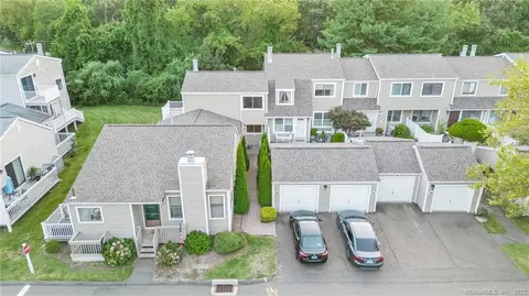 416 Thoreau St #416, Branford, CT 06405