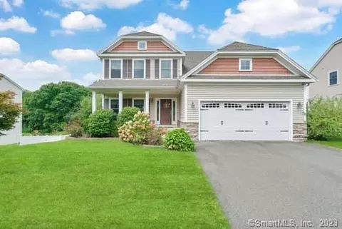 17 Twin Pines Dr, Wallingford, CT 06492