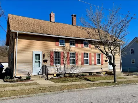 10 S A St, Taftville, CT 06380