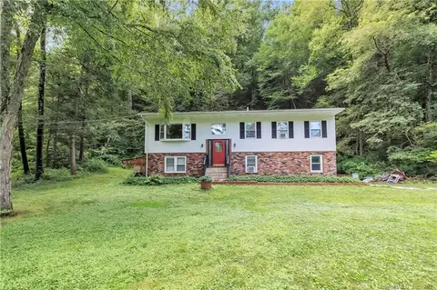 7 Cedar Hill Rd, New Milford, CT 06755