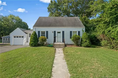 12 Monroe St, North Haven, CT 06473