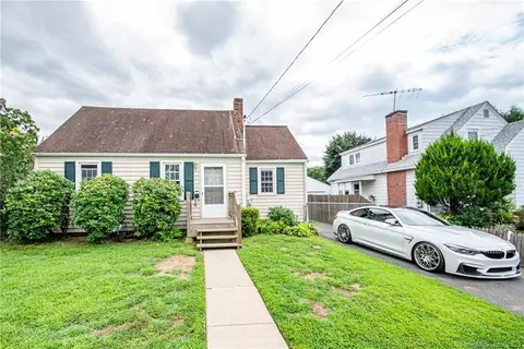 1 Dartmouth St, Enfield, CT 06082