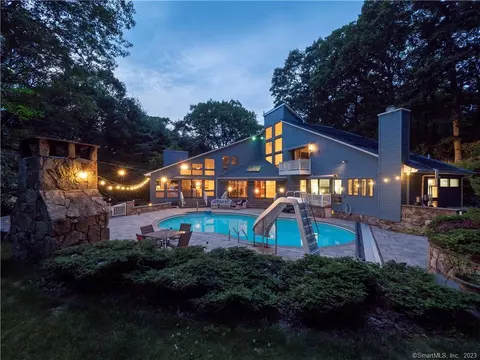 77 Catbrier Rd, Weston, CT 06883