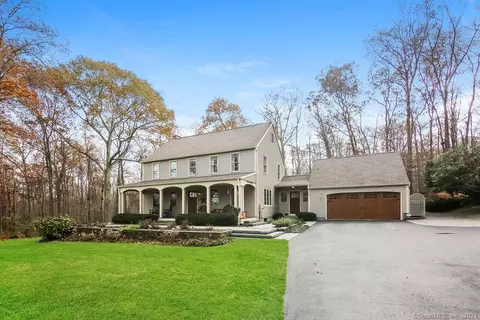 32 Williamsburg Rd, Marlborough, CT 06447