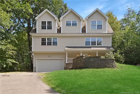 52 Brickyard Rd, Clinton, CT 06413
