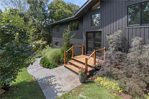 44 Tory Hill Ln, Norwalk, CT 06853