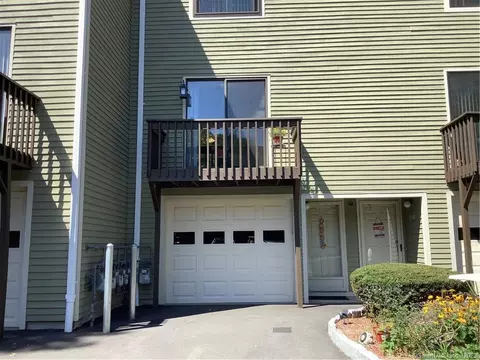 40 Foxon Hill Rd #L45, New Haven, CT 06513