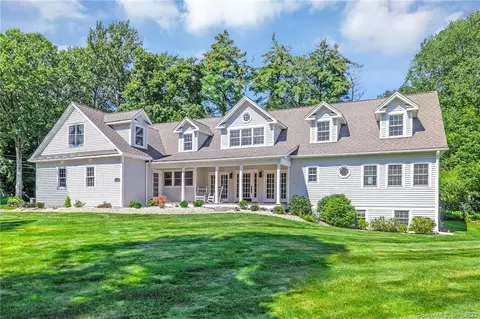 178 Hunter Dr, West Hartford, CT 06107
