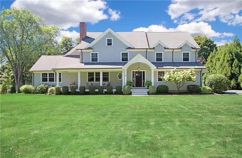 95 Carriage Dr, Fairfield, CT 06890