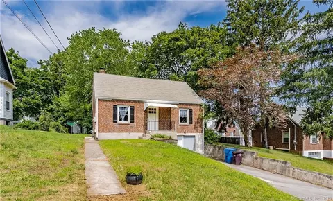 11 Hooker St, New Britain, CT 06053