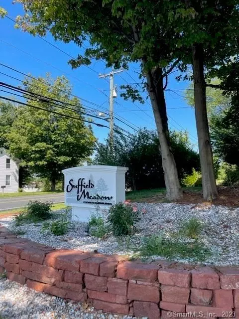 52 Suffield Meadow Dr #52, Suffield, CT 06078