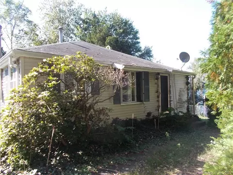 180 Yale Ave, Milford, CT 06460