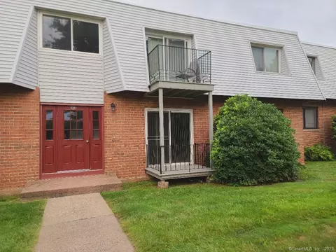 234 Richard St #2, Newington, CT 06111