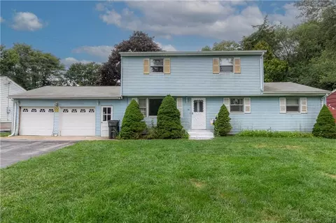 24 Chapel Hill Rd, Montville, CT 06370