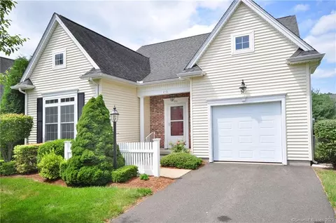 210 Brian Ln #210, Windsor, CT 06095