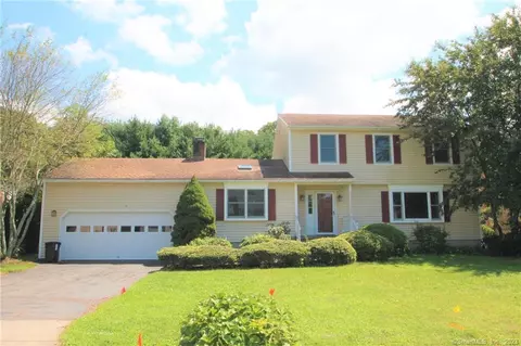 37 Lyda Dr, Milford, CT 06460