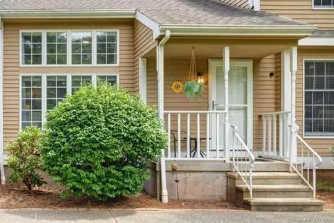 697 S End Rd #38, Southington, CT 06489