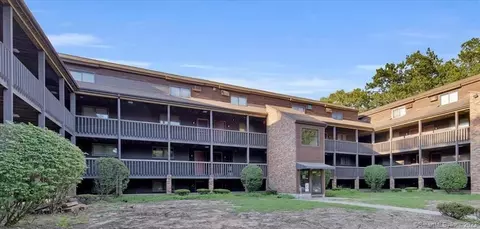 492 East St #26, Plainville, CT 06062