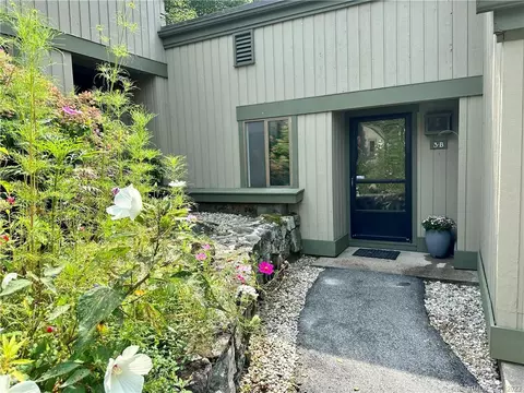 3 Heritage Cir #B, Southbury, CT 06488
