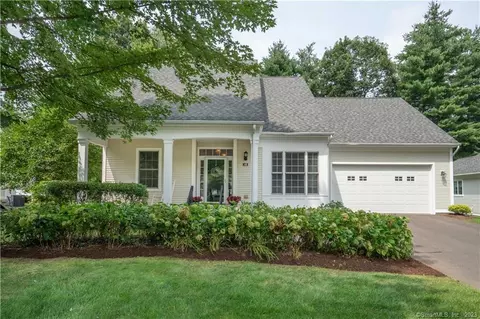 40 Ashton Cir #40, Simsbury, CT 06070