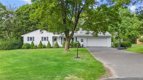 72 Bayview Cir, Wolcott, CT 06716