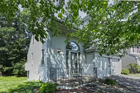 24 Butternut Ln, Newington, CT 06111