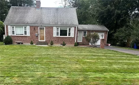 15 Elton Dr, Newington, CT 06111