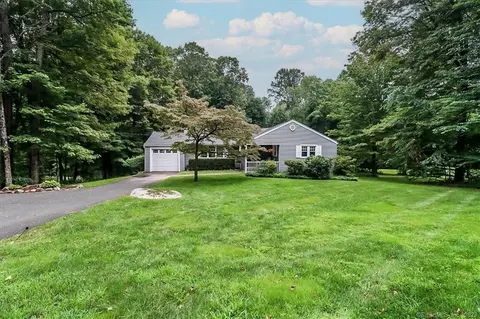 69 Hattertown Rd, Newtown, CT 06470