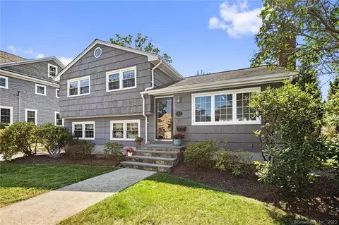 31 Geneva Ter, Fairfield, CT 06824