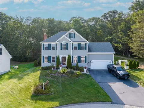 9 Saffron Ln, East Hampton, CT 06424