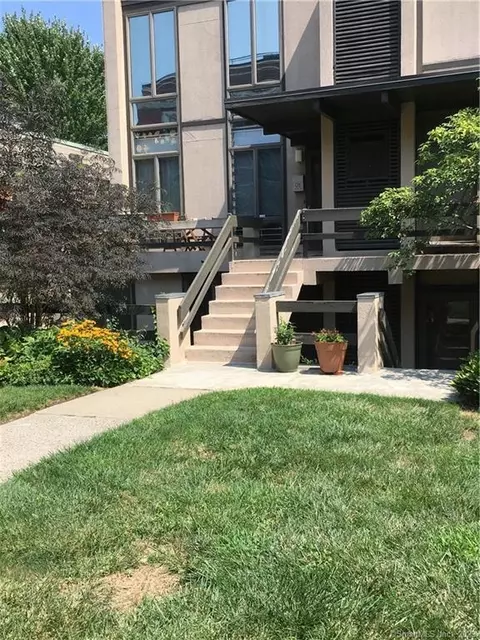 9 Hughes Pl #C, New Haven, CT 06511