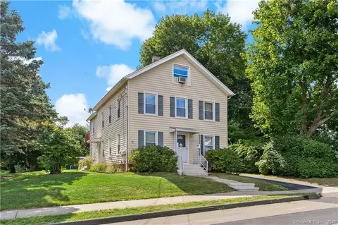22 Russell St, Branford, CT 06405