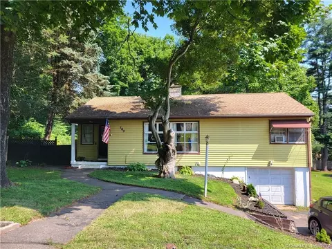 163 Charles St, Meriden, CT 06451
