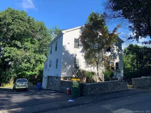 207 N Walnut St, Waterbury, CT 06704