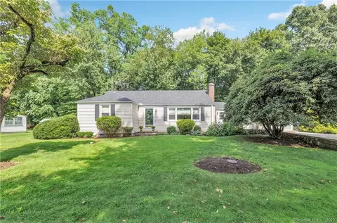 15 Shadybrook Ln, Norwalk, CT 06854
