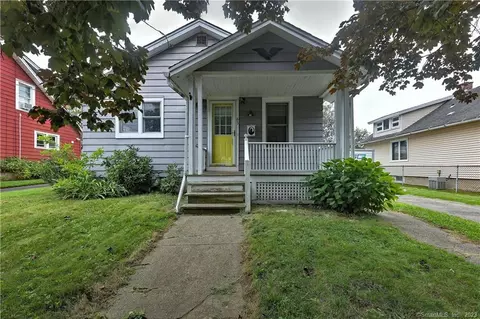 63 Waverly Ave, Milford, CT 06461
