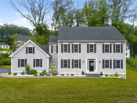 65 Stratford Xing, Avon, CT 06001